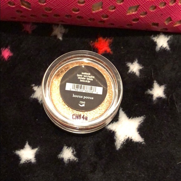 bareMinerals Other - NEW! Bare Minerals eye shadow!